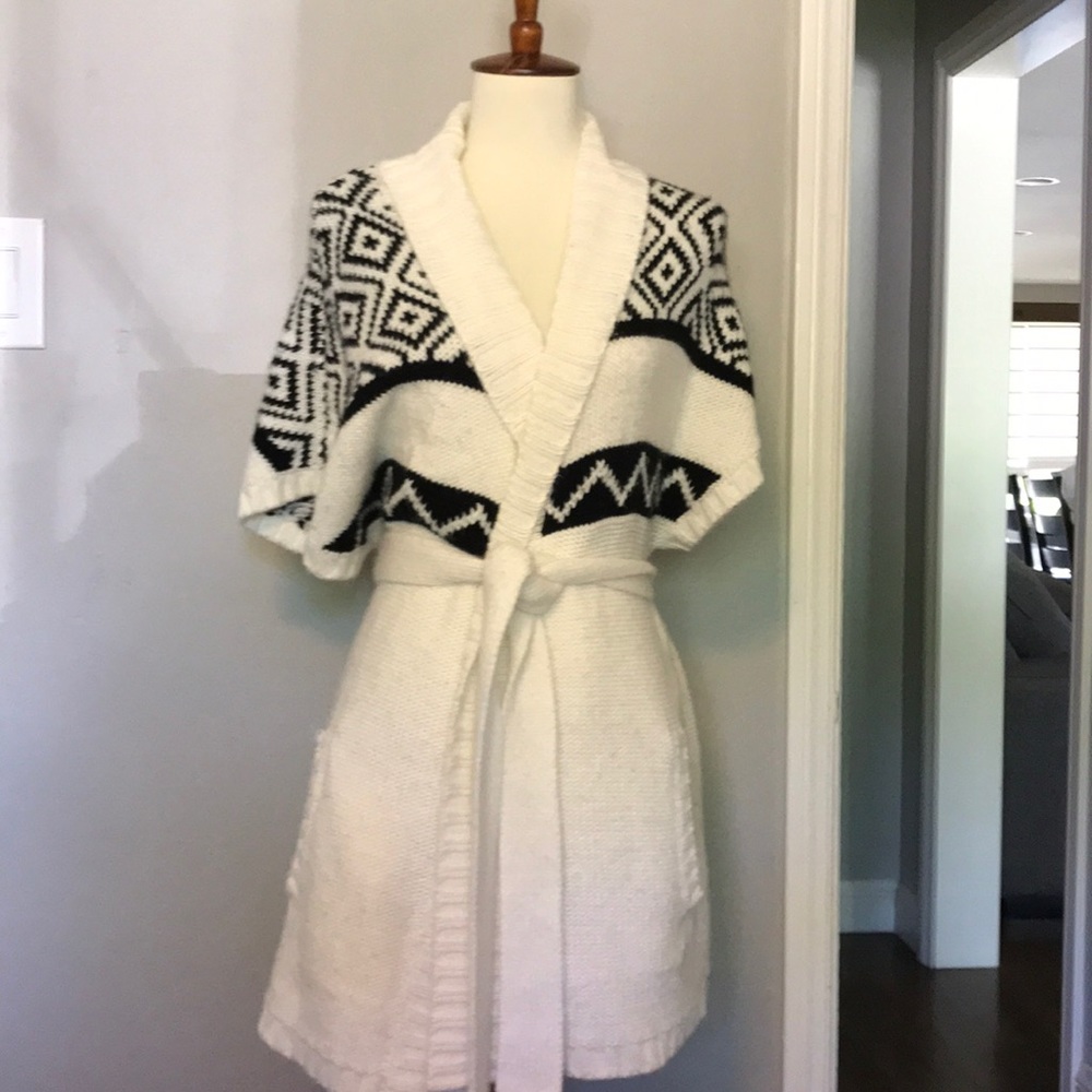 Charlotte Russe wrap sweater. Sz S. Cream/black